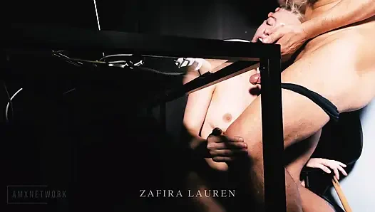 Faphouse модель Zafira Lauren снова покрыла спермой
