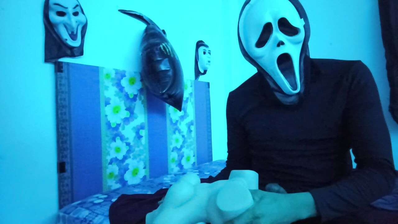 大きなラテンチンコックが私の人形をファックする