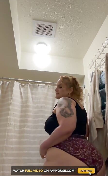 Bouncing My Ass in These Jeans