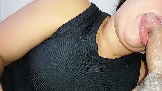 ROLLING AND ROLLING YOUR DELICIOUS MOUTH IN THIS INSANE BLOWJOB
