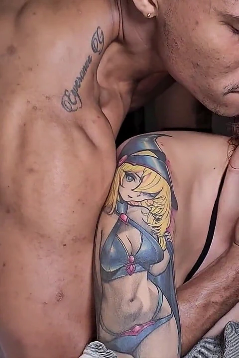 与红发女郎和大黑的粗暴跨人种第一人称视角性爱 - Brandon Cruz和Andrea Castro