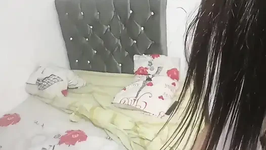 Отчим, пожалуйста, дайте мне время заставить кровать не вставляй свой хуй в меня на Хэллоуин