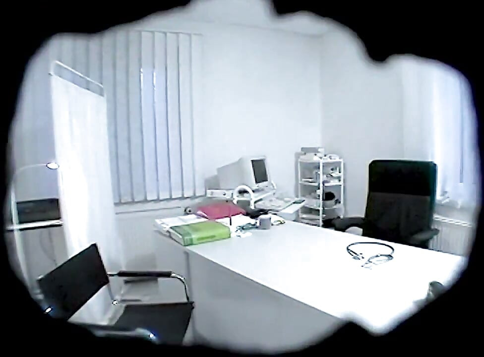Amatorska dziewczyna Sophie na badaniu lekarskim