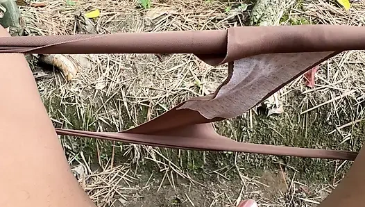 Я непослушная девочка, мне очень нравится чувствовать свои пальцы внутри моей большой влажной вагины, хехе-хе-хе.