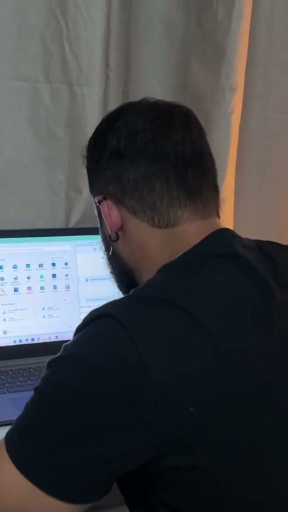I had a problem with my computer and asked my neighbor helped me the best way possible | Clip 1