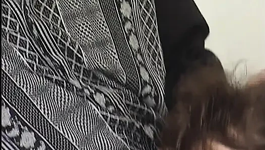 Geile MILF reitet blonden hengst im wilden büro-toben