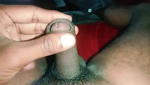 Genç oğlan mastürbasyon yapıyor