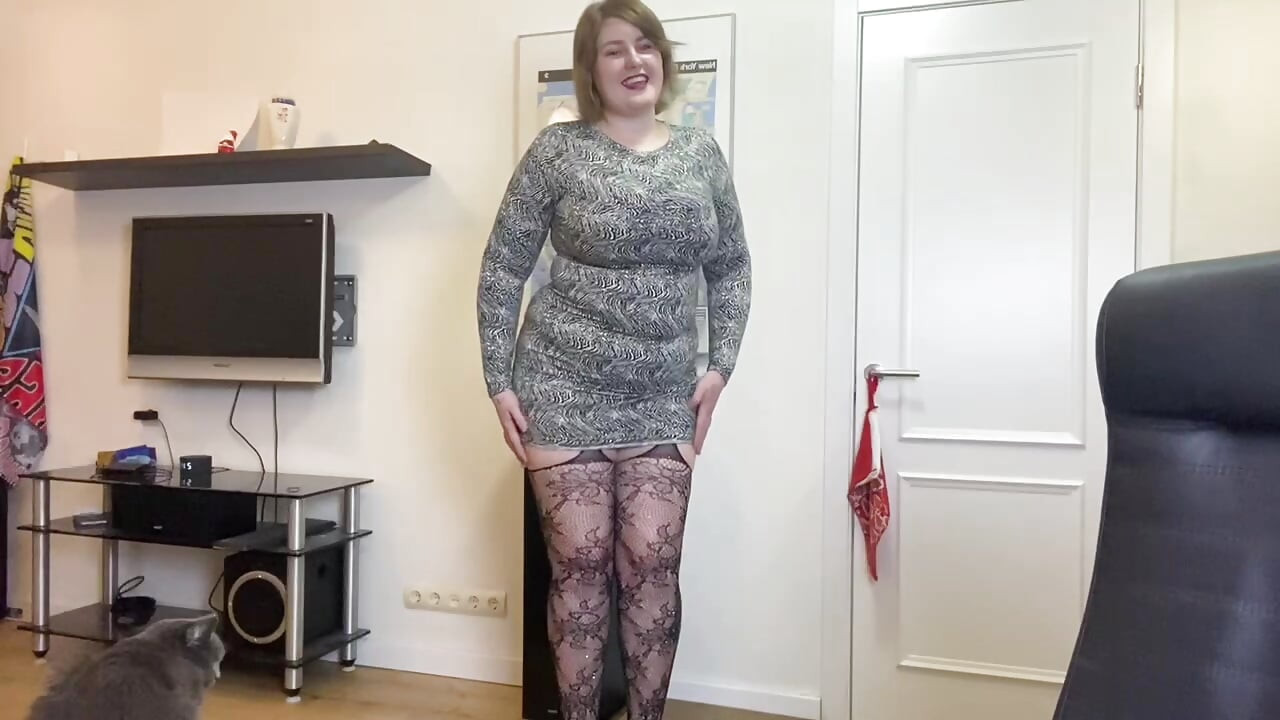 Slutty chick jerking off pussy in stockings