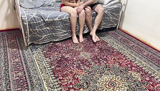 Genç sevgilisini yaşlı adama siktirdi