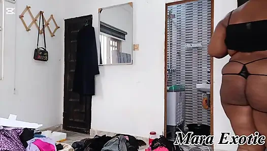 Dicker arsch, ebenholz, heiße milf, Waschtag - Mara exotisch