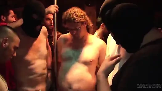 Sani, Susi Und Natasche Beim Massenfick Im Club
