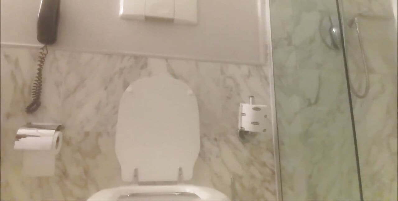 A Beautiful Pee... on Orange! I Must Be Crazy or Perverted
