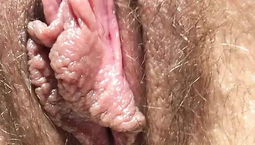 Istri nakal ini ngirim video mesumnya di kantor!