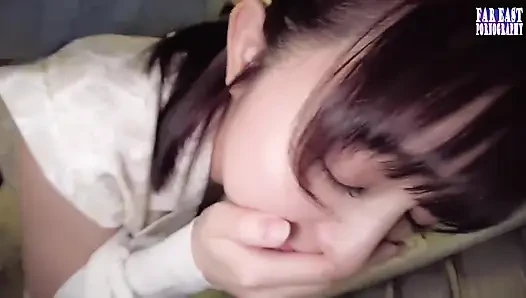 Çift ağızlı orgazm randevusunda her sıcak damlanın tadını çıkardıkça gırtlağına kadar alıyor - 1/4