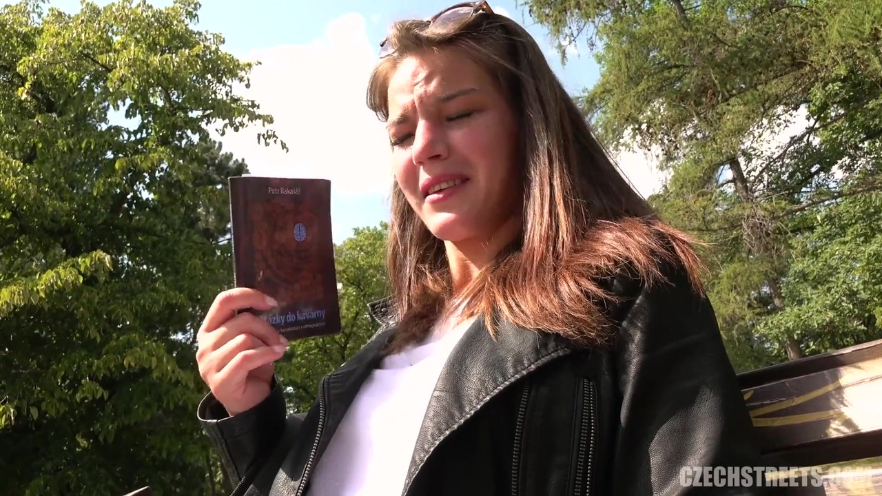 Czech Streets - 有史以来最害羞的女孩