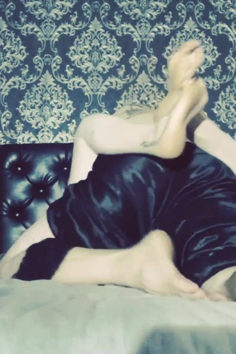 Lick , smell and worship our feet bitch while i have sex Alpha