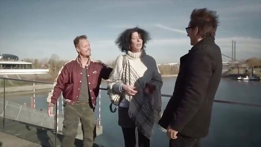 Bodo and Conny Pickup Noemi in Düsseldorf