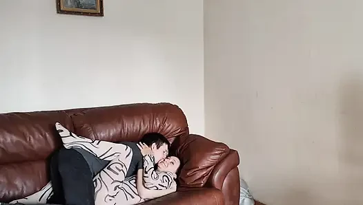 Die Nachbarin Sagte Hallo Zu Ihrem Ehemann Und Machte Liebe Mit Mir.