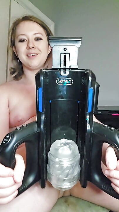 Máy tự động vuốt ve của tôi vắt sữa girlcock khô của tôi
