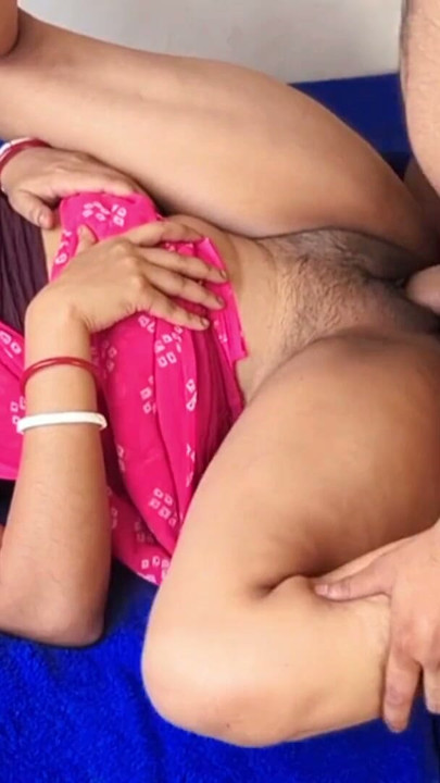 Desi sister in law in saree giving massage to her husband's younger stepbrother suddenly turned into a hardcore sex with  blowjob | Clip 1