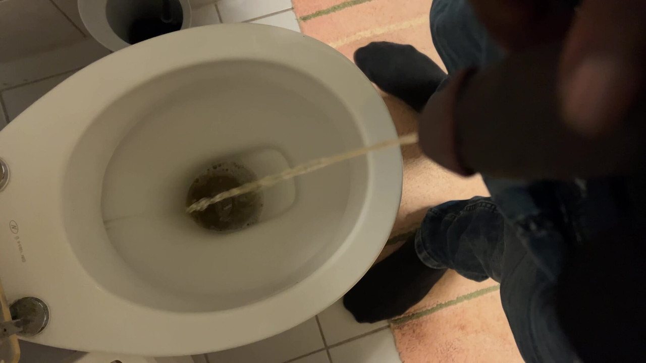 Pišanje tko će biti moj Pokorni WC?