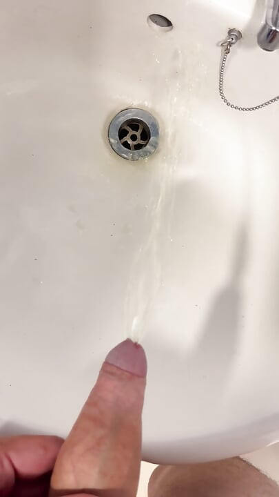 Me peeing in the sink after shower I was very desperate