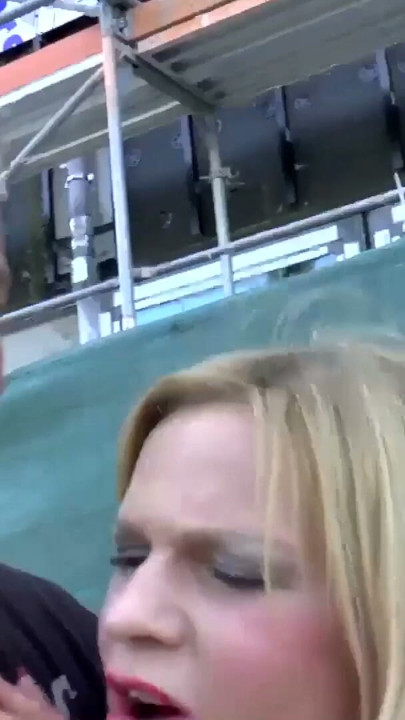 Mia de Berg houdt van sperma in haar gezicht | Clip 1