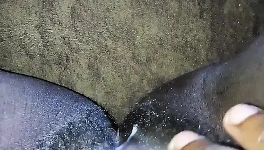 Ngabisin memek sempitku untuk ngentot memek sempitku
