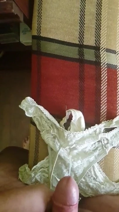 I slapped my girlfriend's panties