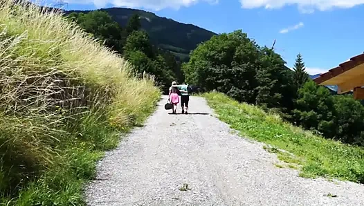 Blondes schätzchen aus frankreich wurde im vierer geritten