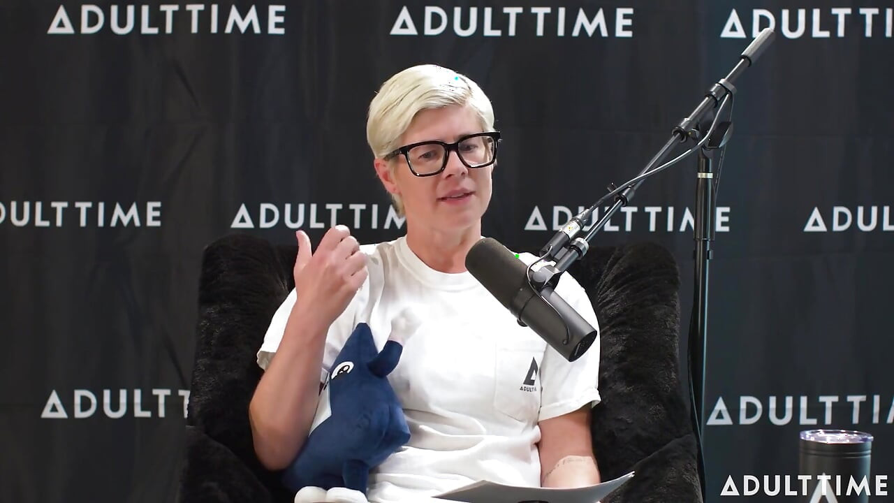 Cami Strella bir kült hayatta kalmak, tiktok şöhreti ve tek eşlilik dışı | Adult Time Podcast