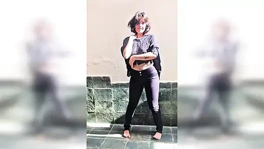 Pakaian Coba On: Bersenang-senang di bawah Sinar Matahari