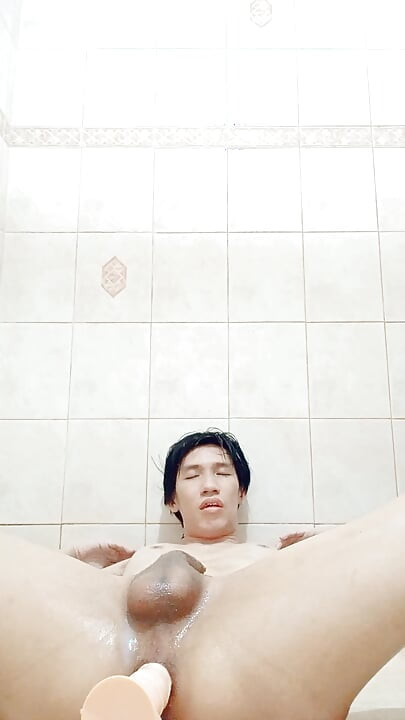 Teetajet Pratumthong Fag Thailand masturbate, drink my piss and cum and penetrate my ass, anal