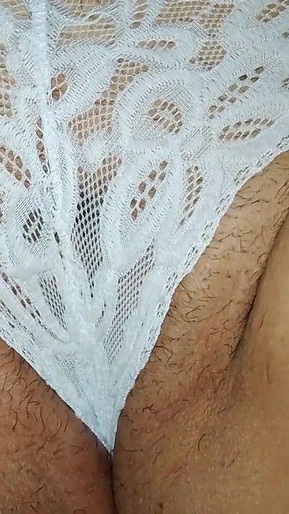 Morate vidjeti trenutak iz "Seksi debeljuškaste pičke s masturbacijom Gipsycica Mađarska s tangom"
