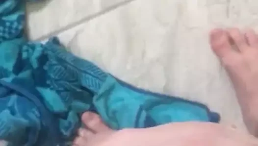 bardağa işemek