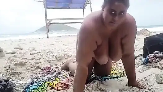 Fucking on the Beach Was a Delight While the Bathers Watched