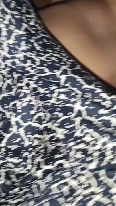 Bhabhi India yang lucu dengan bibir berair menjilati dan mengisap kontol besar dan menikmati bercinta dalam gaya anjing | Klip 2