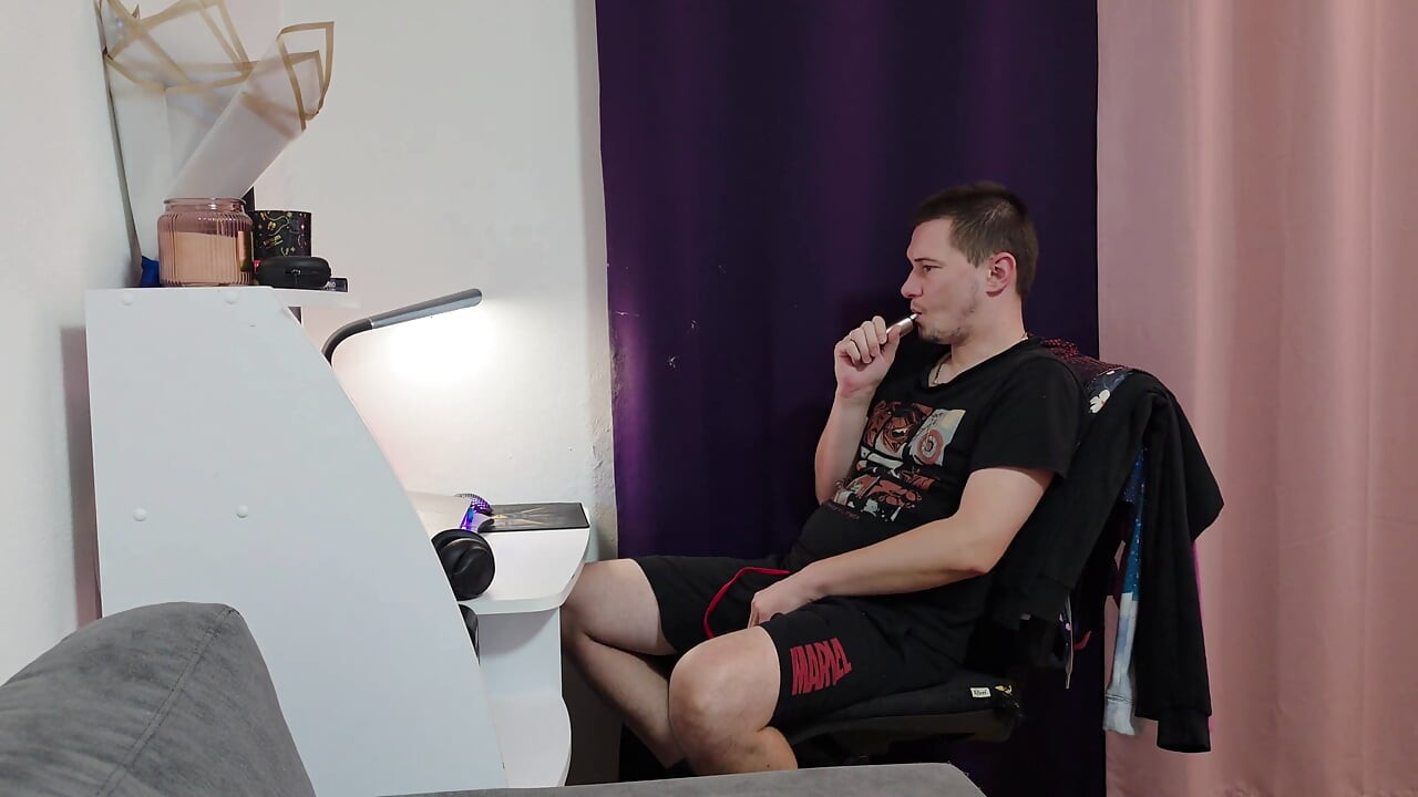 Horny Man Brings Himself to Orgasm While Watching Porn - What He Needs Before Going to Work