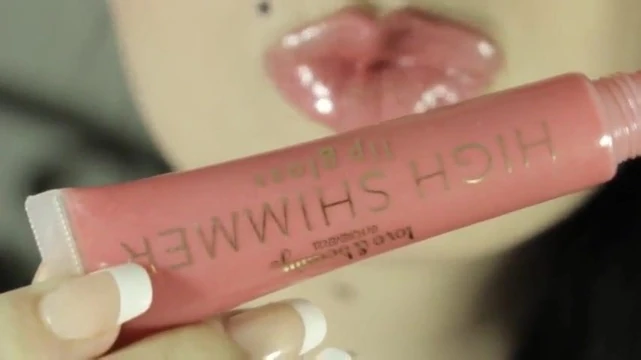 Lip gloss tease