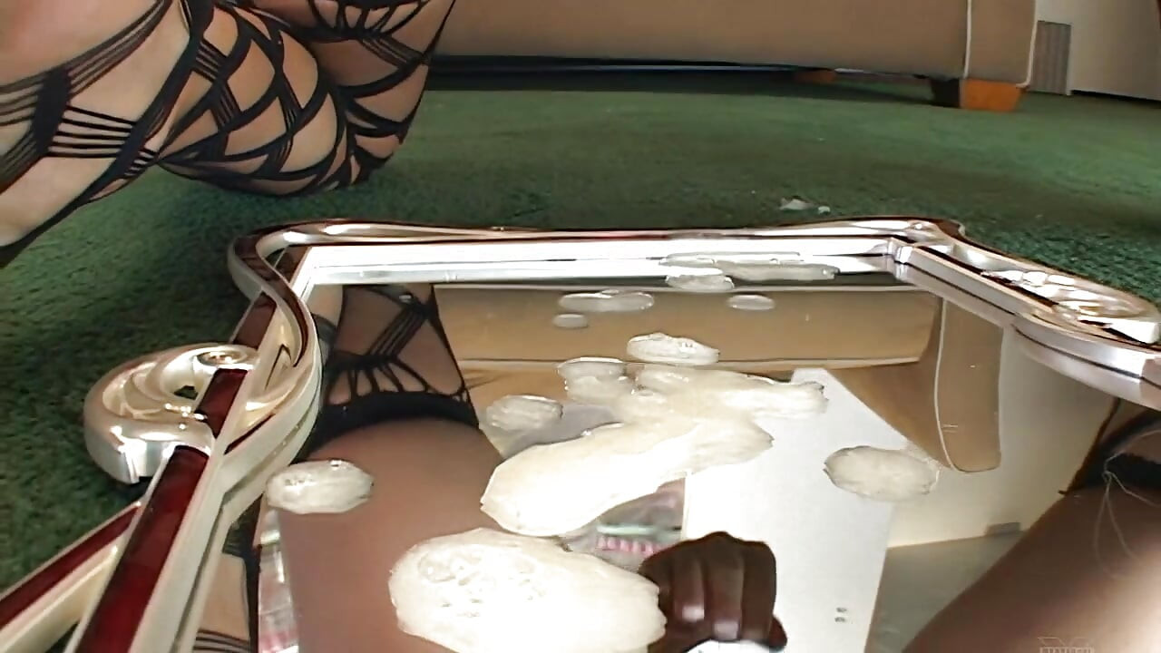 สาวร่านโดนควยใหญ่สองควยแตกในรูเดียว