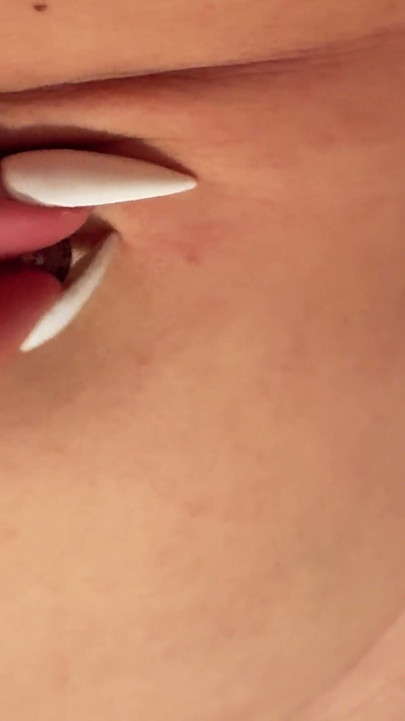 POV Brincando com o Piercing do Umbigo