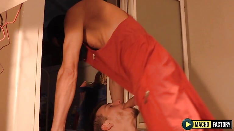 MachoFactory Carlox Robbed Takes Control And Uses Zeus Vargas Muscled Ass