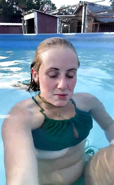 Potok je počeo plivati