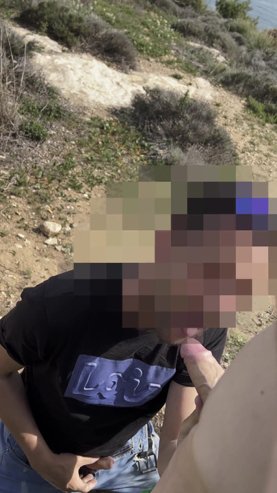 Kultni trenutak iz "dana na plaži jebanja i svršavanja na otvorenom"