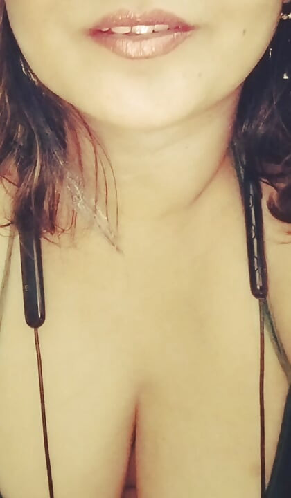 Transando com o namorado na frente do marido