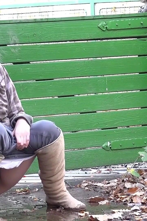 Plaid od Got2Pee gde devojke dolaze da pišaju