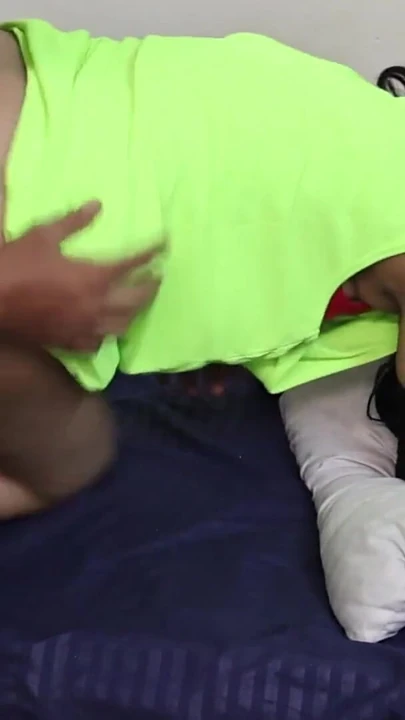Epic moment from "I fucked to my stepsister while she was on bed Stepsister ko sote hue dekh mera lund khada ho gya"