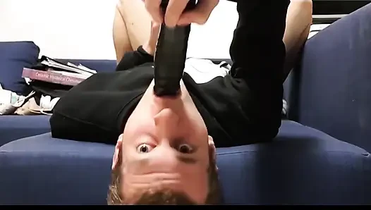 Bu dildoyla boğazımı sikiyorum