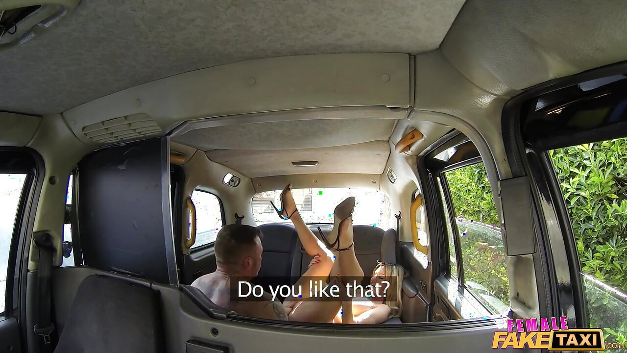 Female Fake Taxi - Tattooed Dude Gives Driver a Facial for a Fare
