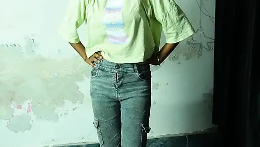 Enge muschi desi Bhabhi in Sari hart gefickt von Devar in Hindi Audio